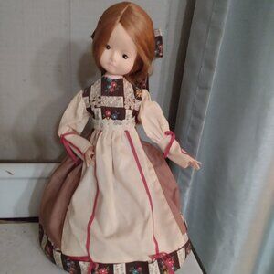 Vintage Kelvin Revolving Musical Treasure Doll Calico Girl Melanie 1970s 12"